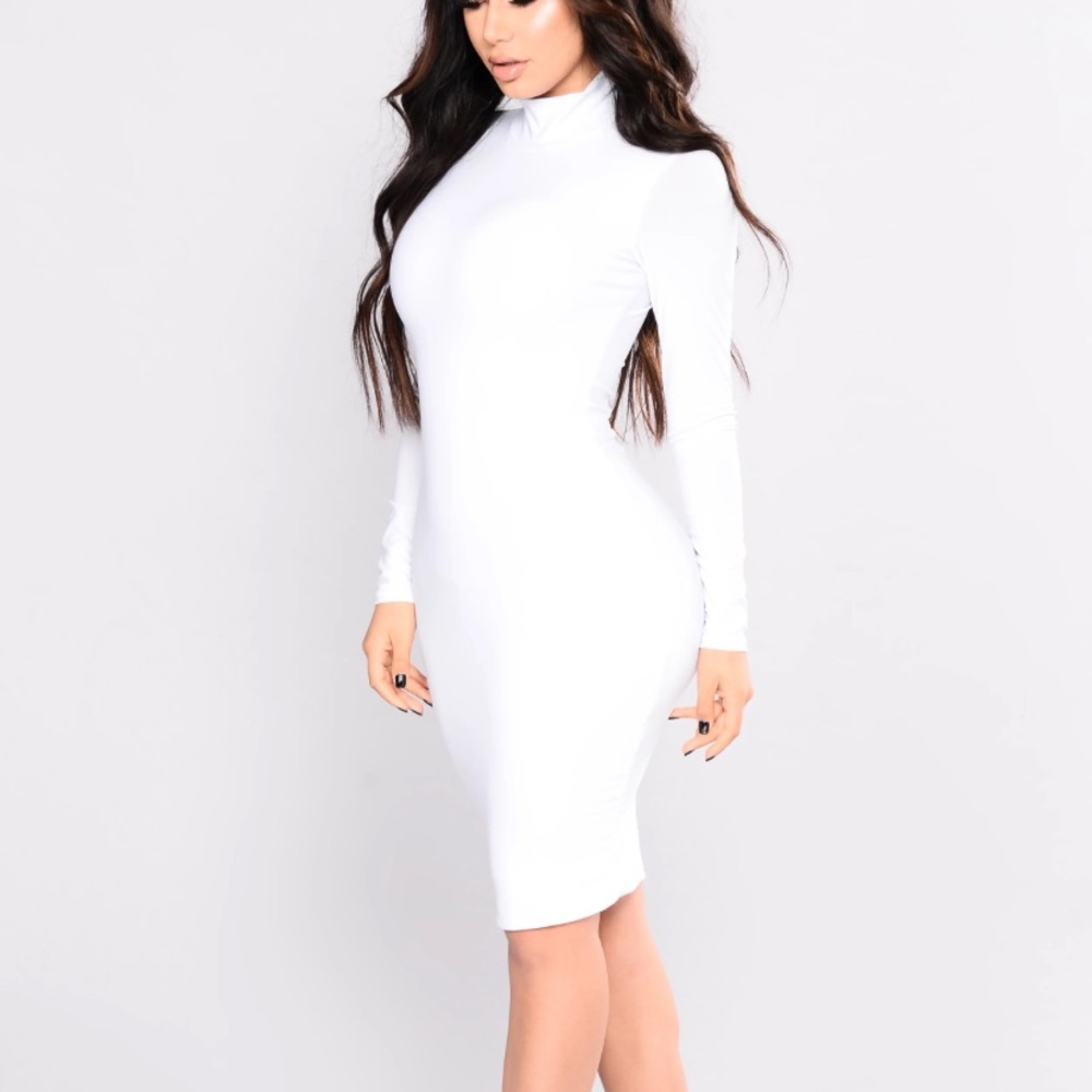 FASHION NOVA Love Your FN Body Dress